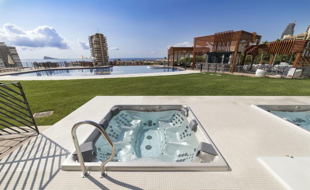 Sunset Drive Resort & Spa Бенидорм Экстерьер фото